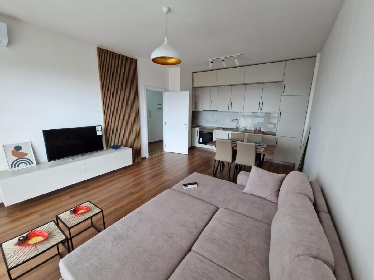 Red & White Palace Appartement Tirana